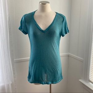 Sheer v neck t shirt shirt sleeve green garage L